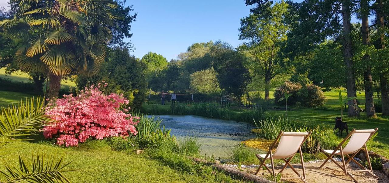 Le Vieux Moulin Gites - A Charming Stone Cottage With Garden View And Seasonal Pool Guegon Exterior photo