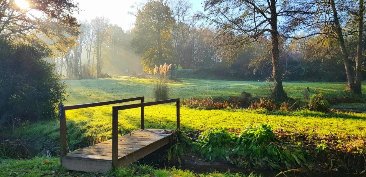 Le Vieux Moulin Gites - A Charming Stone Cottage With Garden View And Seasonal Pool Guegon Exterior photo